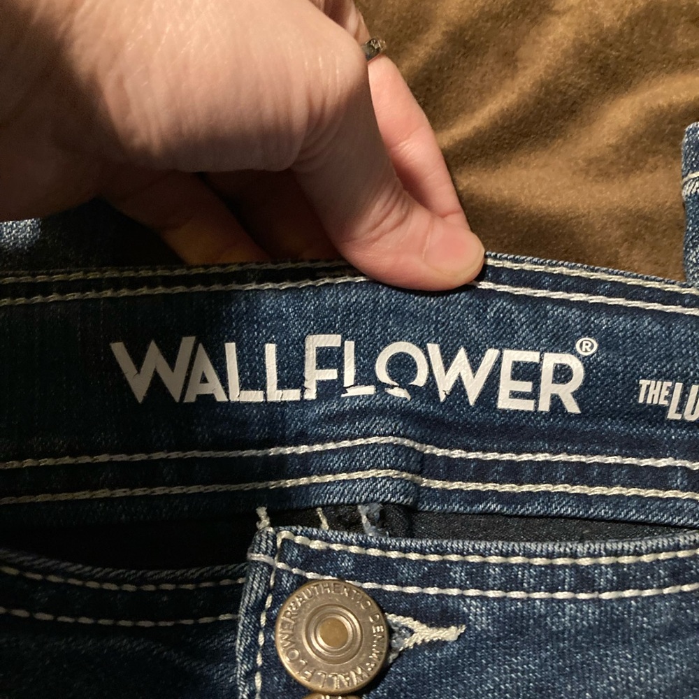 Wallflower brand, size 11 short, luscious curvy fit, Women's Blue Jeans - Picture 12 of 12